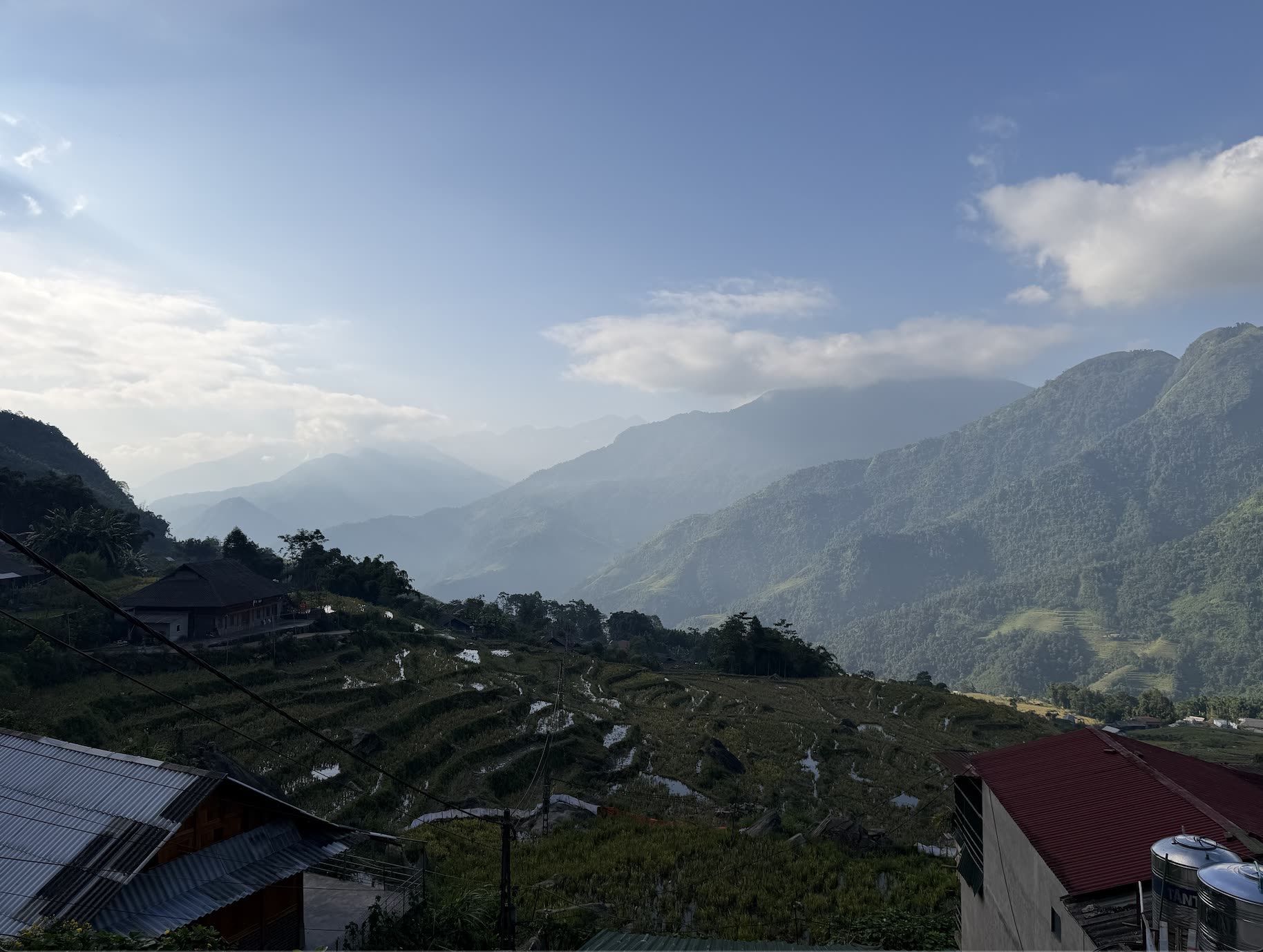 Sapa'da dağlar ve pirinç terasları